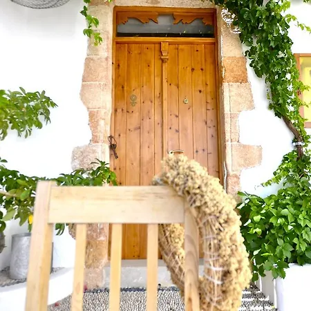 Lindos Esel Suites *